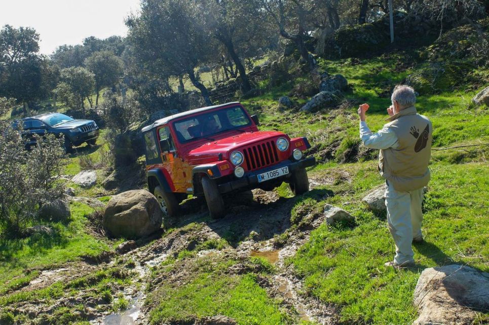 Jeep haciendo el curso avanzado de Terranatur