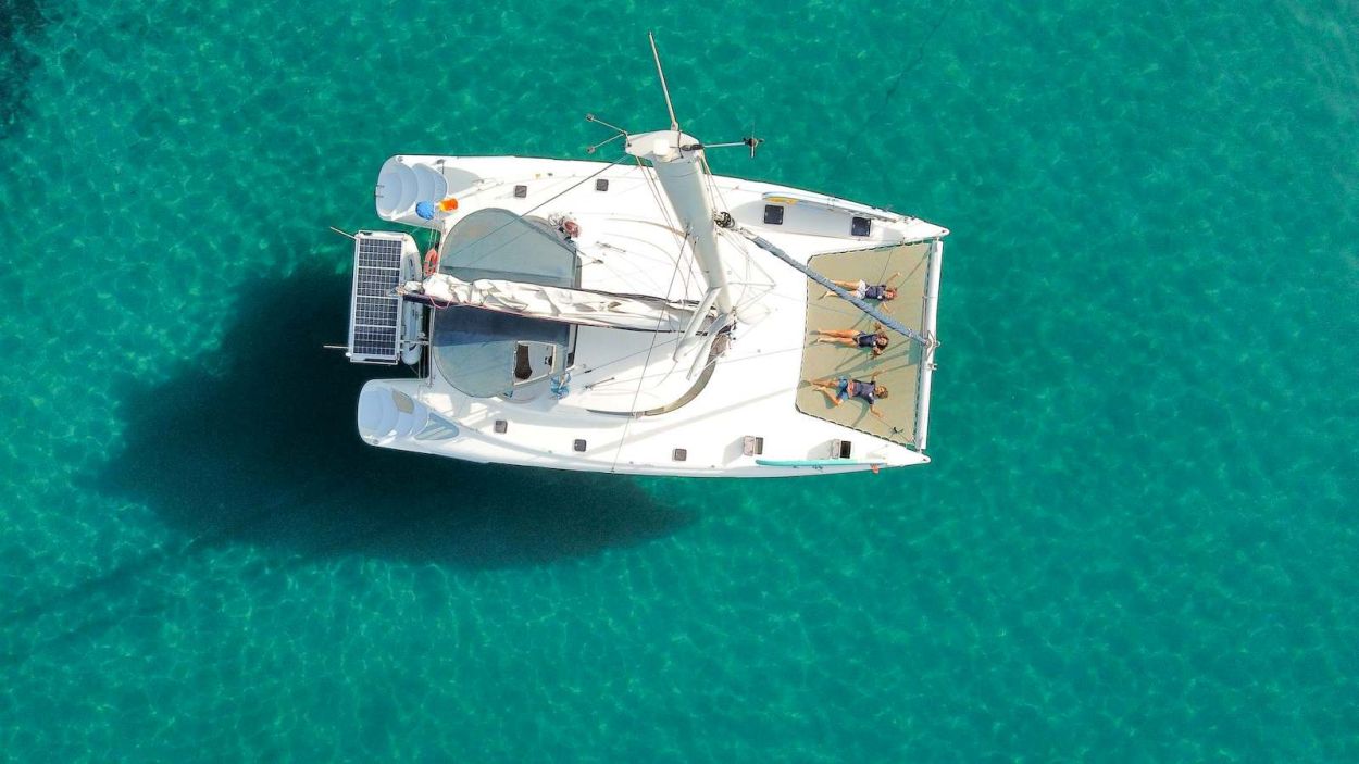 Navegación con el catamarán Glup Sail