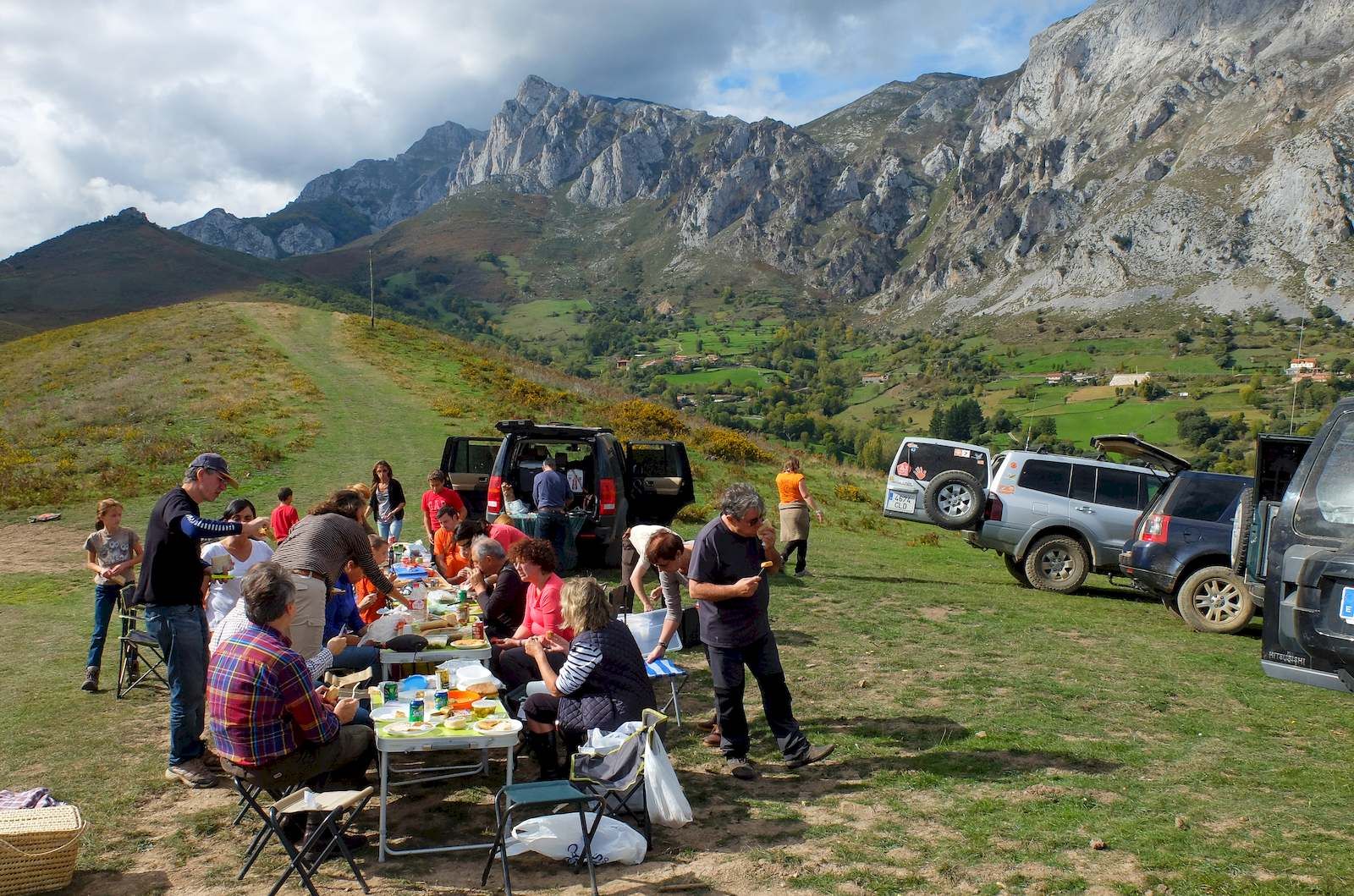 Picos de Europa al fondo