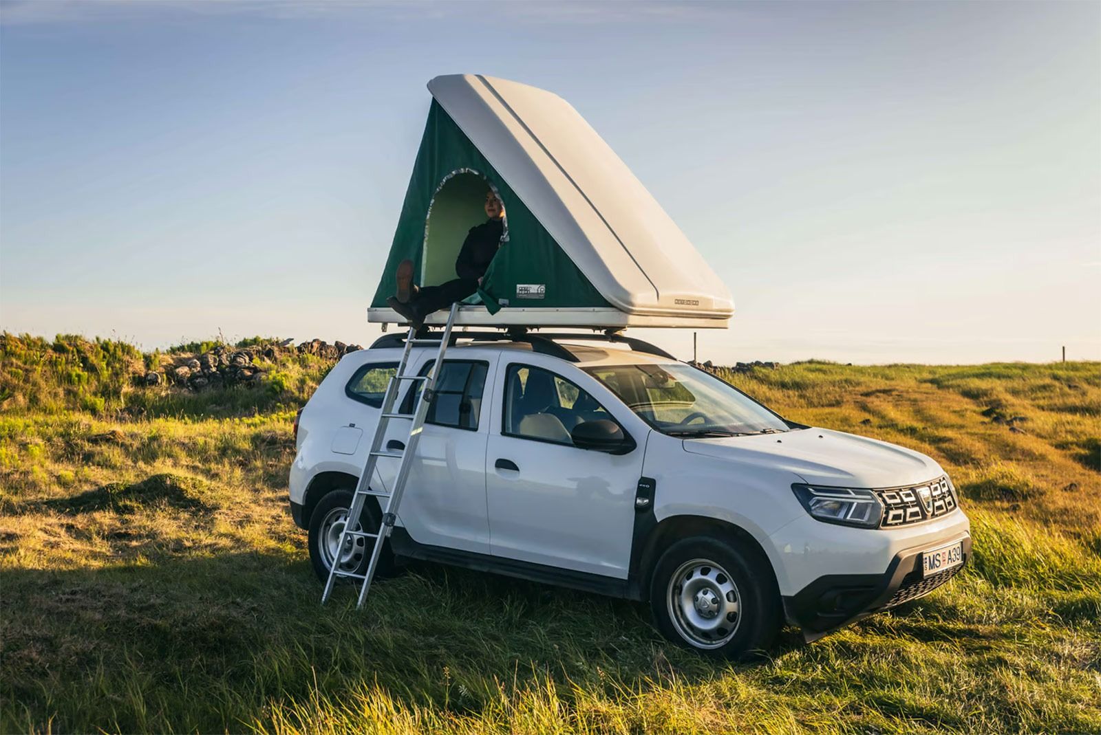 Dacia Duster 4x4 de alquiler en Islandia