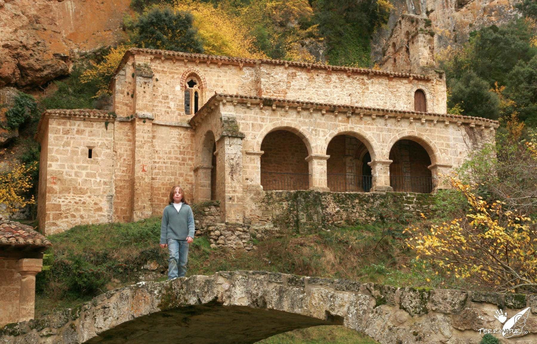 Ermita Tobera junto al río Molinar