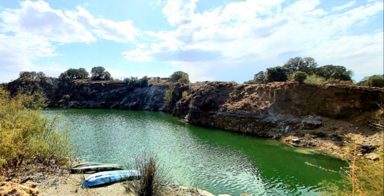 Cantera lago en la finca Las Malatas. 