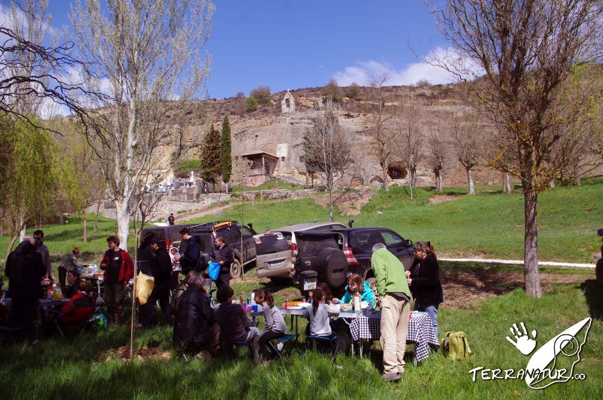 Por la Ermita de Rupestre de Olleros