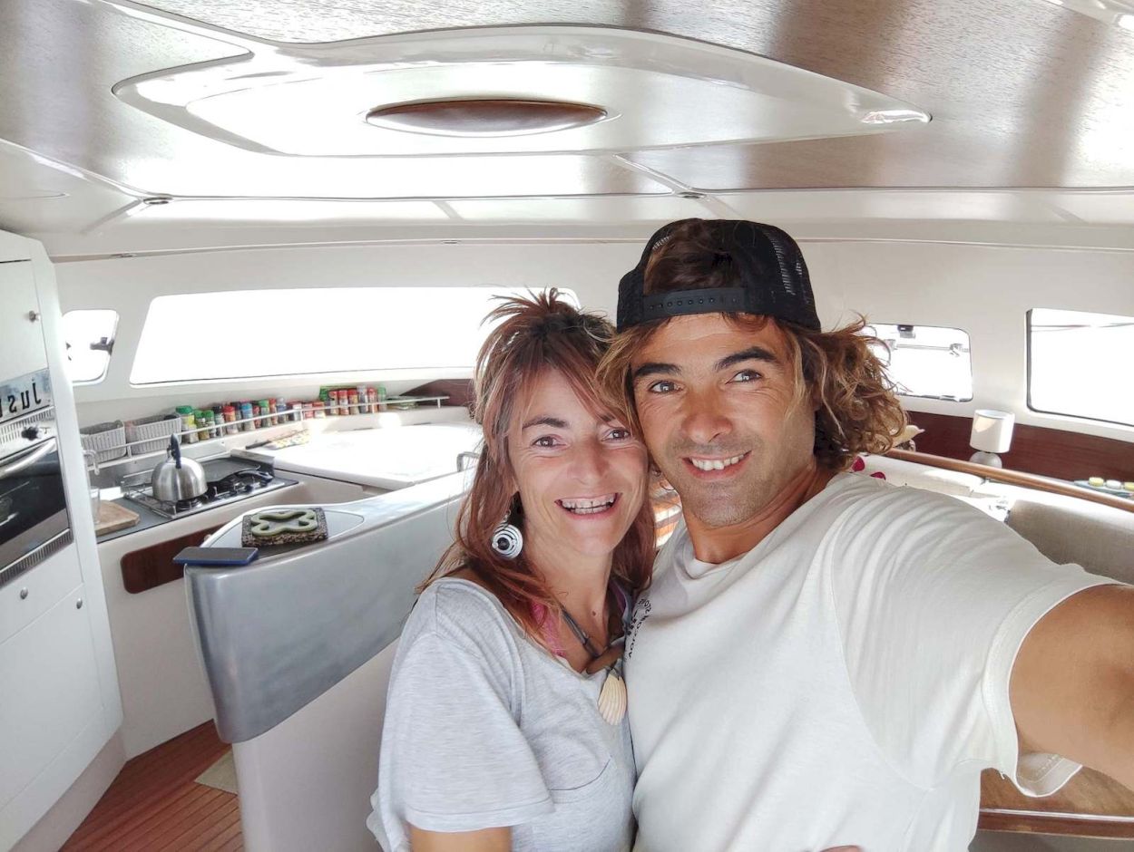 Asier y Edurne, la tripulación del catamarán Glup Sail