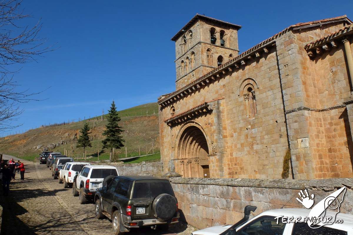 Colegiata de Cervatos en Cantabria. Ruta 4x4 Terranatur.